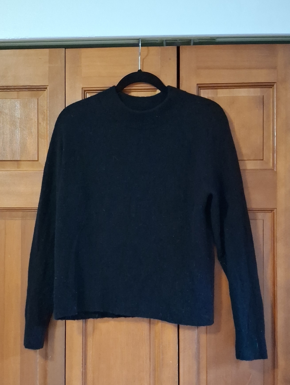 Athleta Merino Extra Fine Wool Black Crewneck Sweater - Minimal Knit Size Small